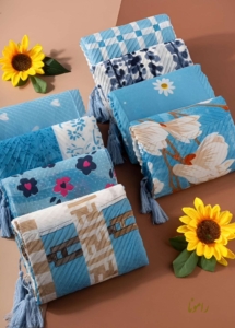 کالکشن شال آبی کمرنگ پلیسه